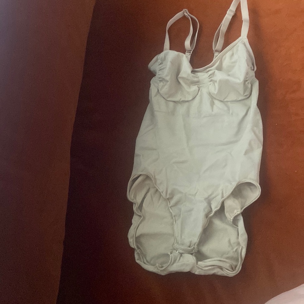 Skims shapewear body suit L/XL